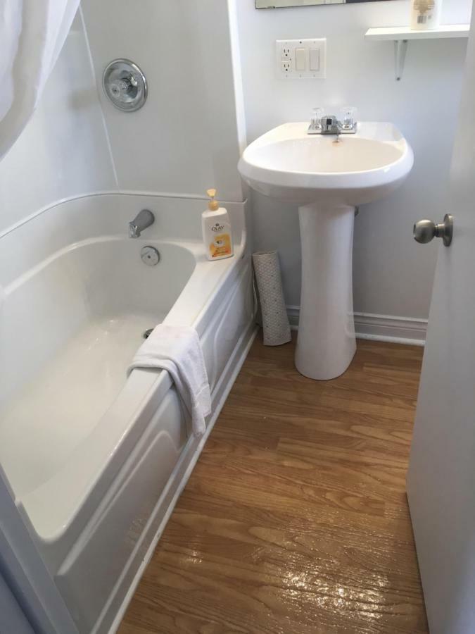 Webbers Lake Charlotte Motel Queen And Double Bed المظهر الخارجي الصورة